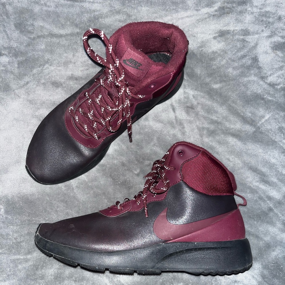 Nike Women’s Tanjun High Winter